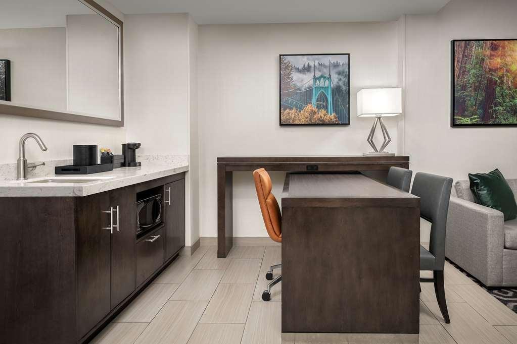 Embassy Suites Portland/Hillsboro Room photo